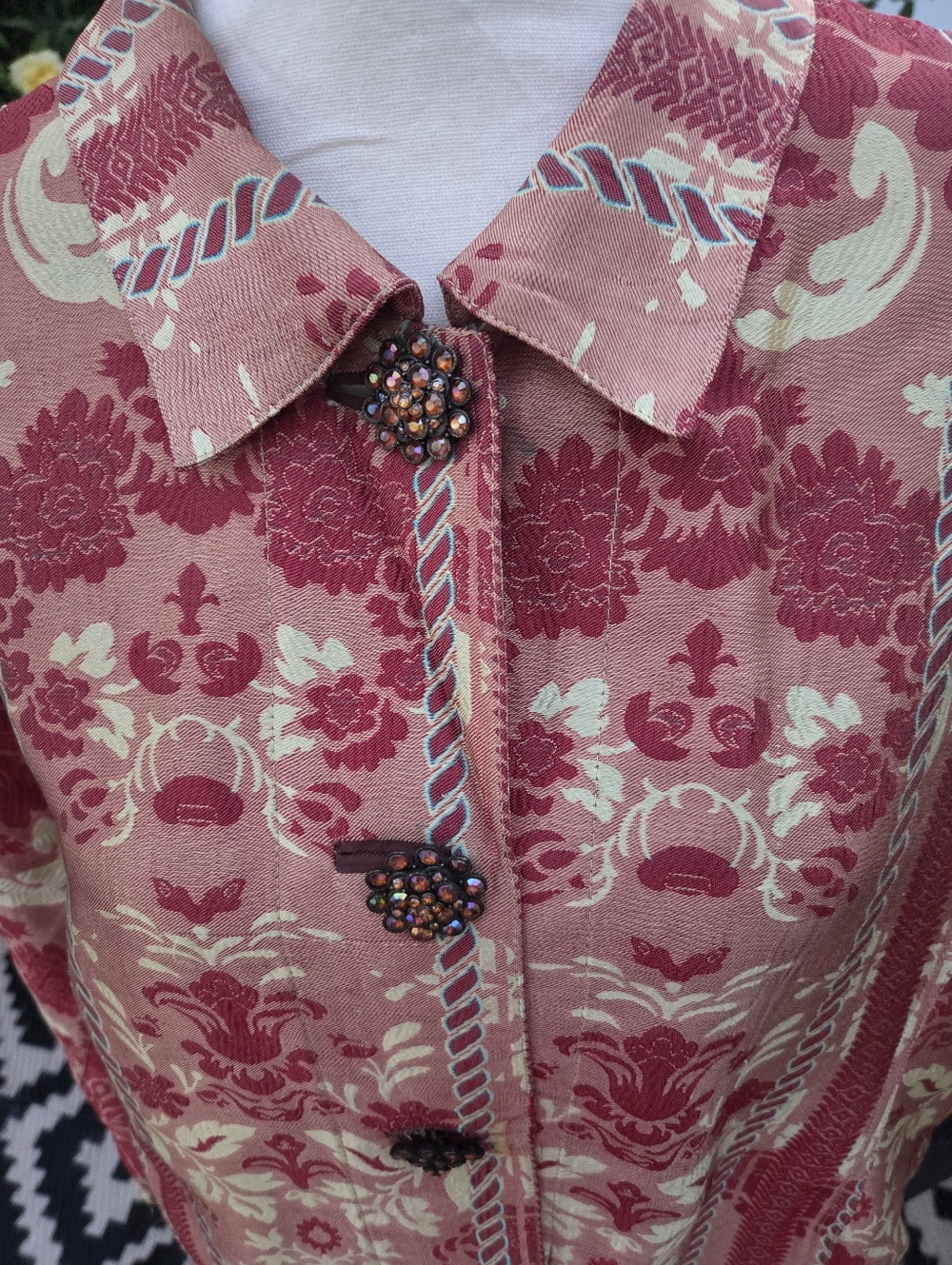 Citron Santa Monica Rose and Cream Jacquard Floral Button-Up Jacket. - Picture 2 of 4